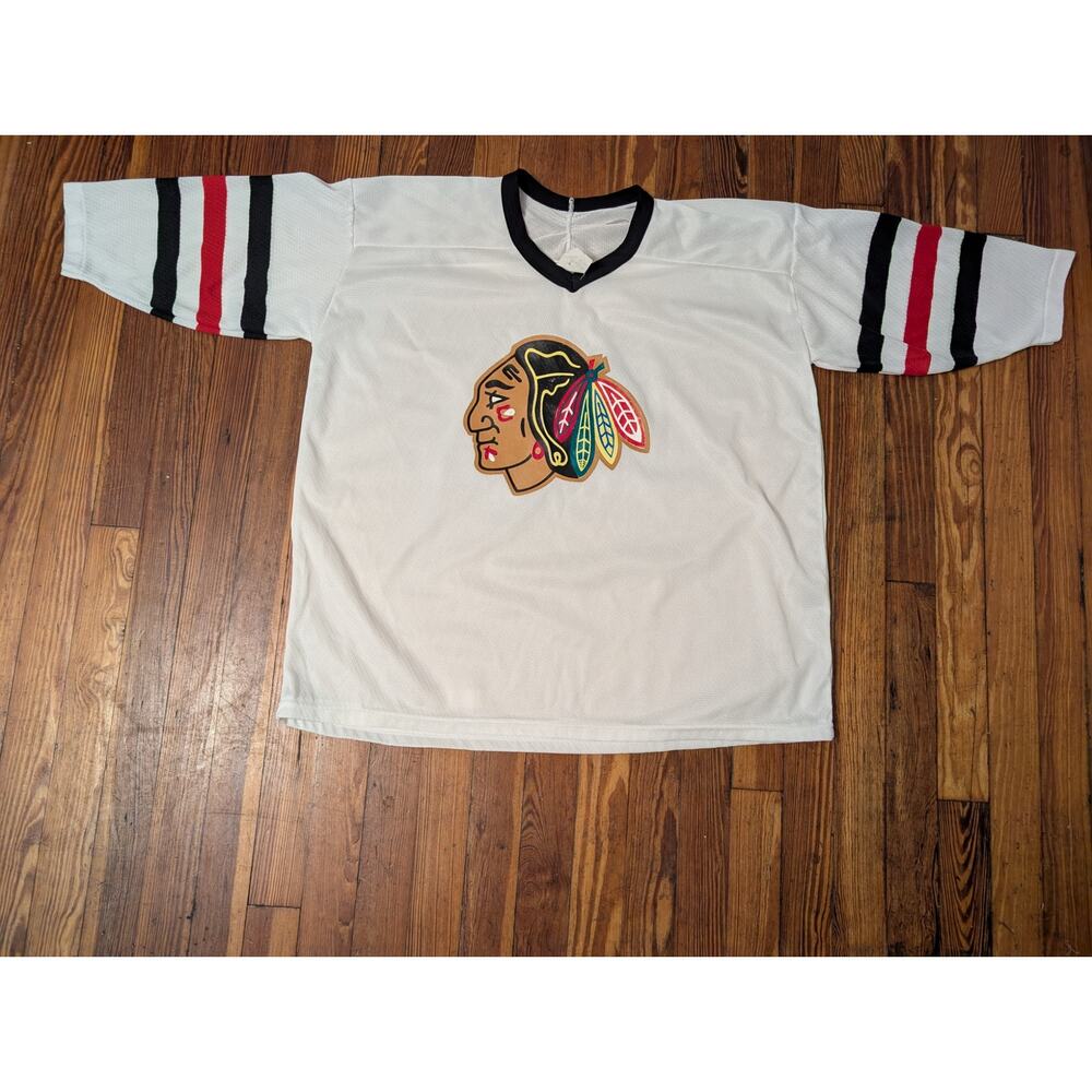 Chicago Blackhawks VTG Maska Mens L/XL Jersey in good condition.